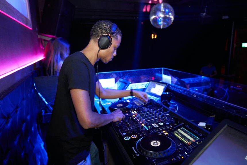 ultimate bass headphones guide